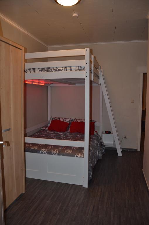 Apartment Sariks Place Bruges Room photo